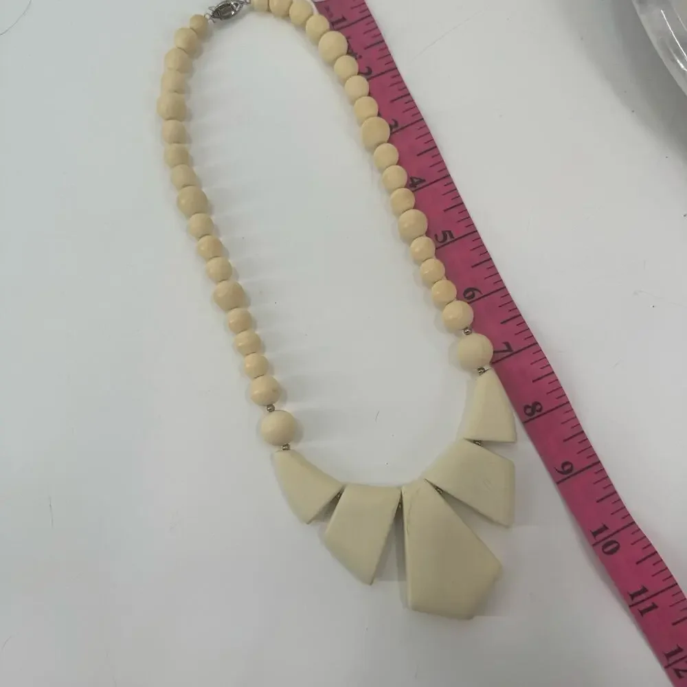 Vintage 1960s Painted tribal wooden Chunky Neckalce
